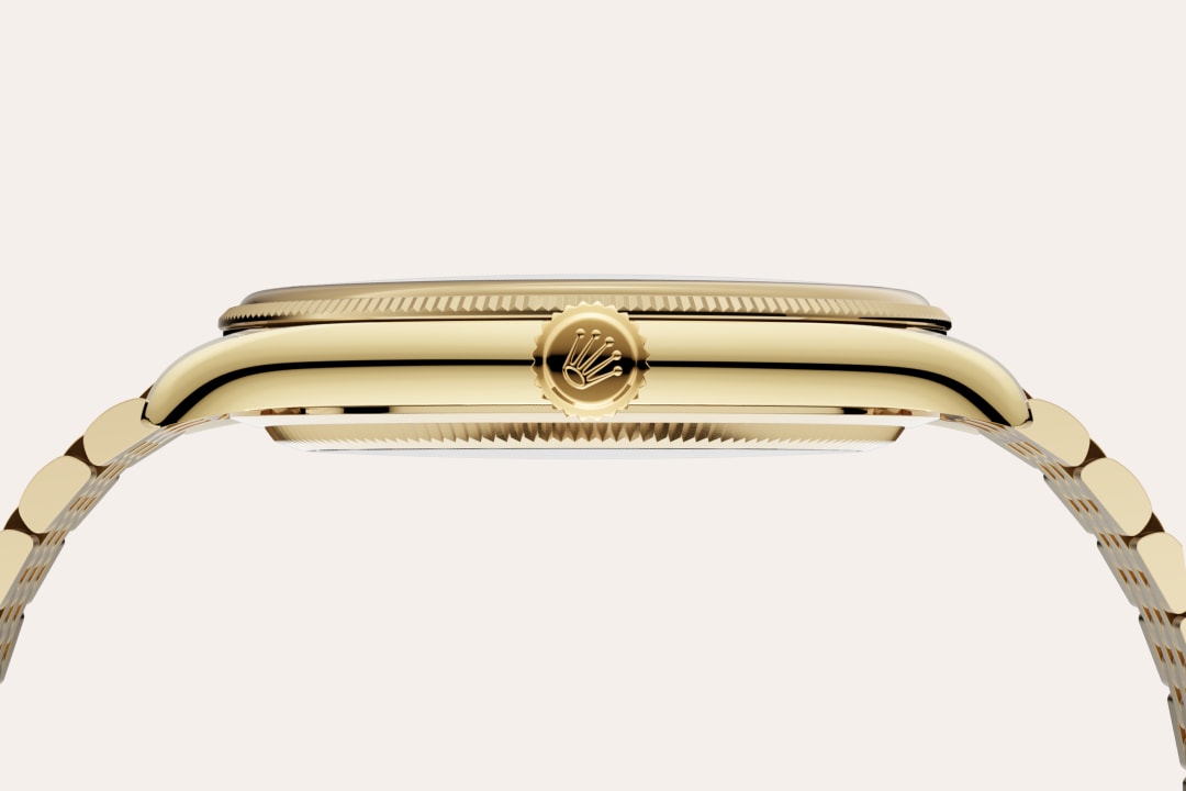 By operating its own exclusive foundry, Rolex has the unrivalled ability to cast the highest quality 18 ct gold alloys. According to the proportion of silver, copper, platinum or palladium added, different types of 18 ct gold are obtained: yellow, pink or white. They are made with only the purest metals and meticulously inspected in an in-house laboratory with state-of-the-art equipment, before the gold is formed and shaped with the same painstaking attention to quality. Rolex's commitment to excellence begins at the source.