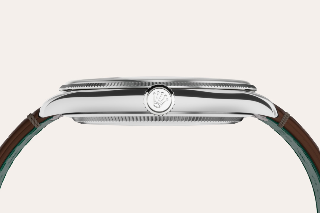 By operating its own exclusive foundry, Rolex has the unrivalled ability to cast the highest quality 18 ct gold alloys. According to the proportion of silver, copper, platinum or palladium added, different types of 18 ct gold are obtained: yellow, pink or white. They are made with only the purest metals and meticulously inspected in an in-house laboratory with state-of-the-art equipment, before the gold is formed and shaped with the same painstaking attention to quality. Rolex's commitment to excellence begins at the source.
