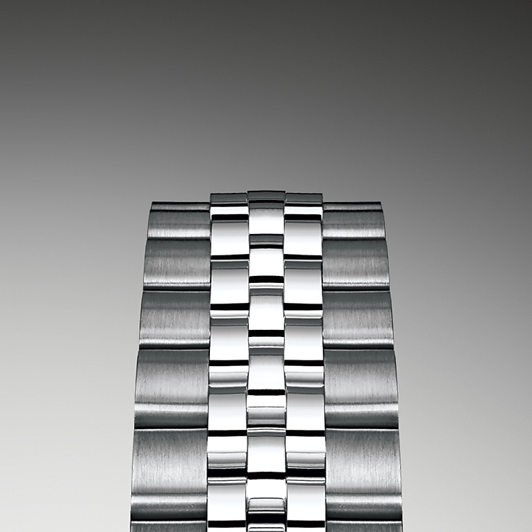 The design, development and production of Rolex bracelets and clasps, as well as the stringent tests they face, involve advanced high technology. And, as with all the components of the watch, aesthetic controls by the human eye guarantee impeccable beauty.  The Jubilee, a supple and comfortable five-piece link metal bracelet, was designed and made especially for the launch of the Oyster Perpetual Datejust in 1945.
